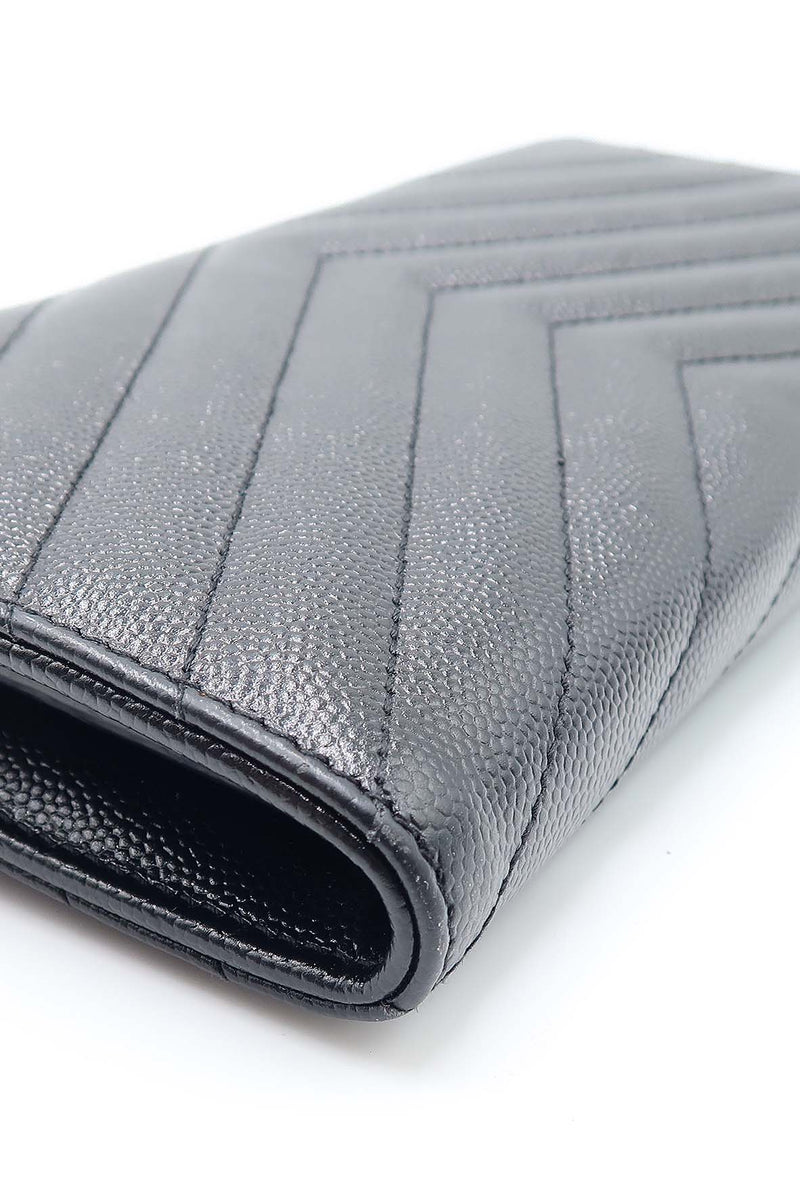 Close-up of Large bags hardware and fine stitching