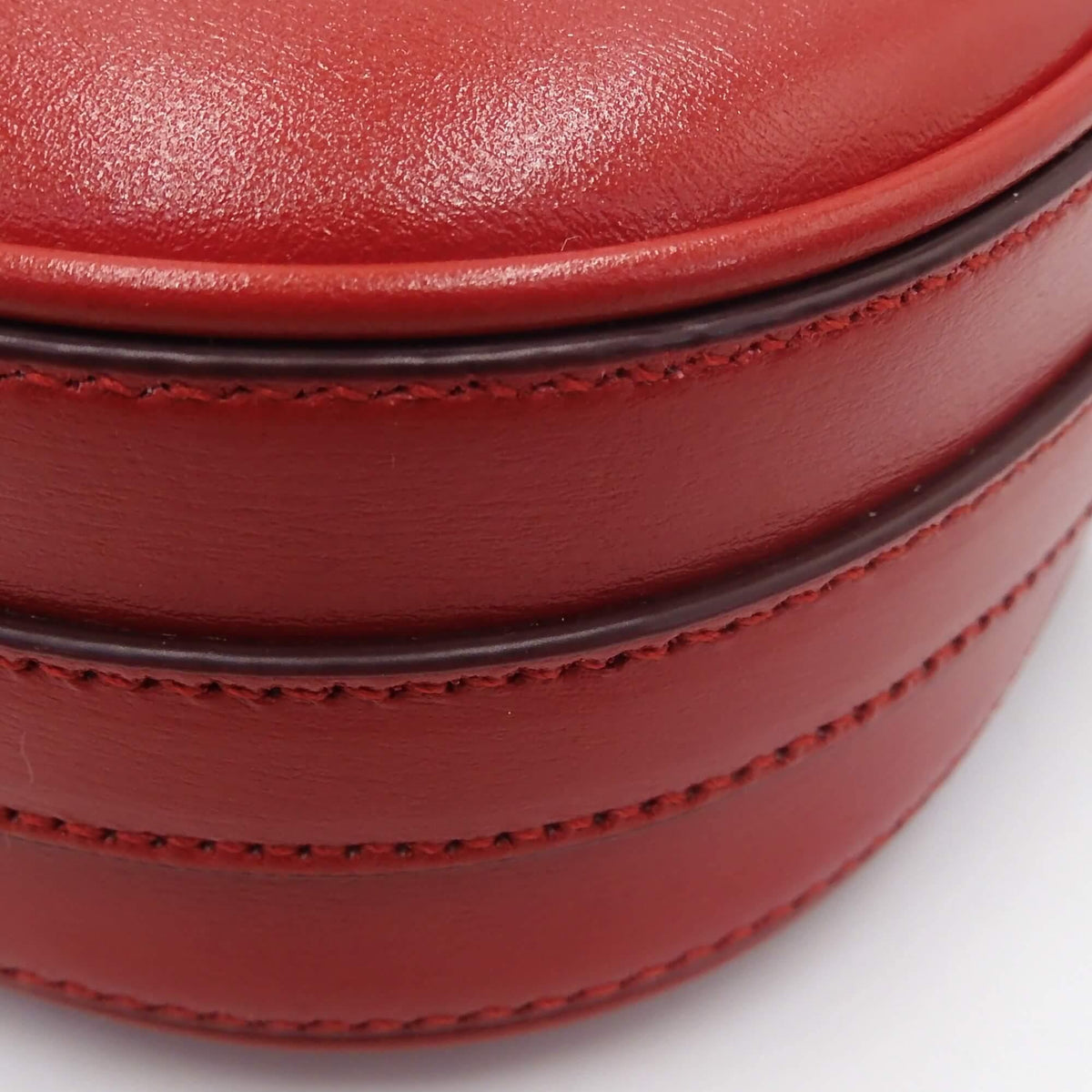 Le premium bags detail and craftsmanship close-up