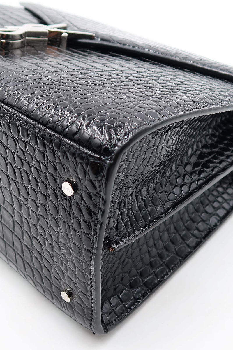 Medium bags lifestyle shot premium designer piece