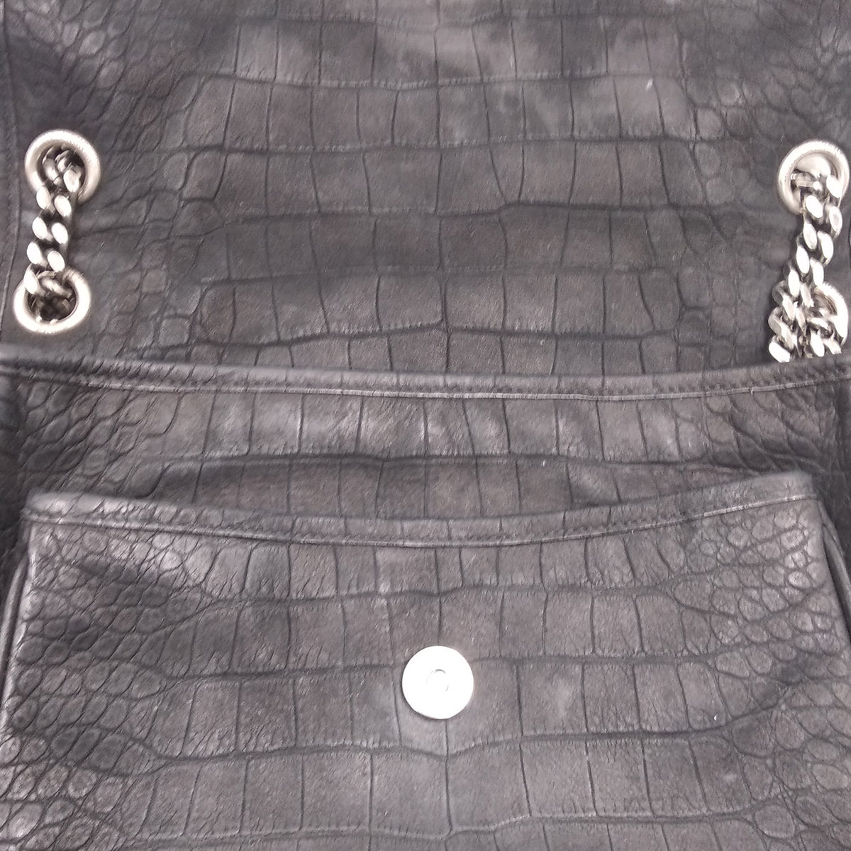 Close-up of Medium bags hardware and fine stitching