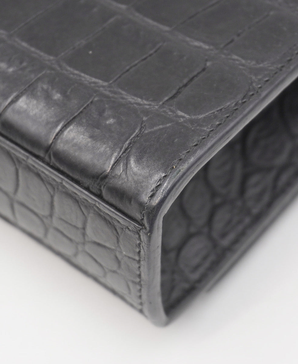 Close-up of Medium bags hardware and fine stitching