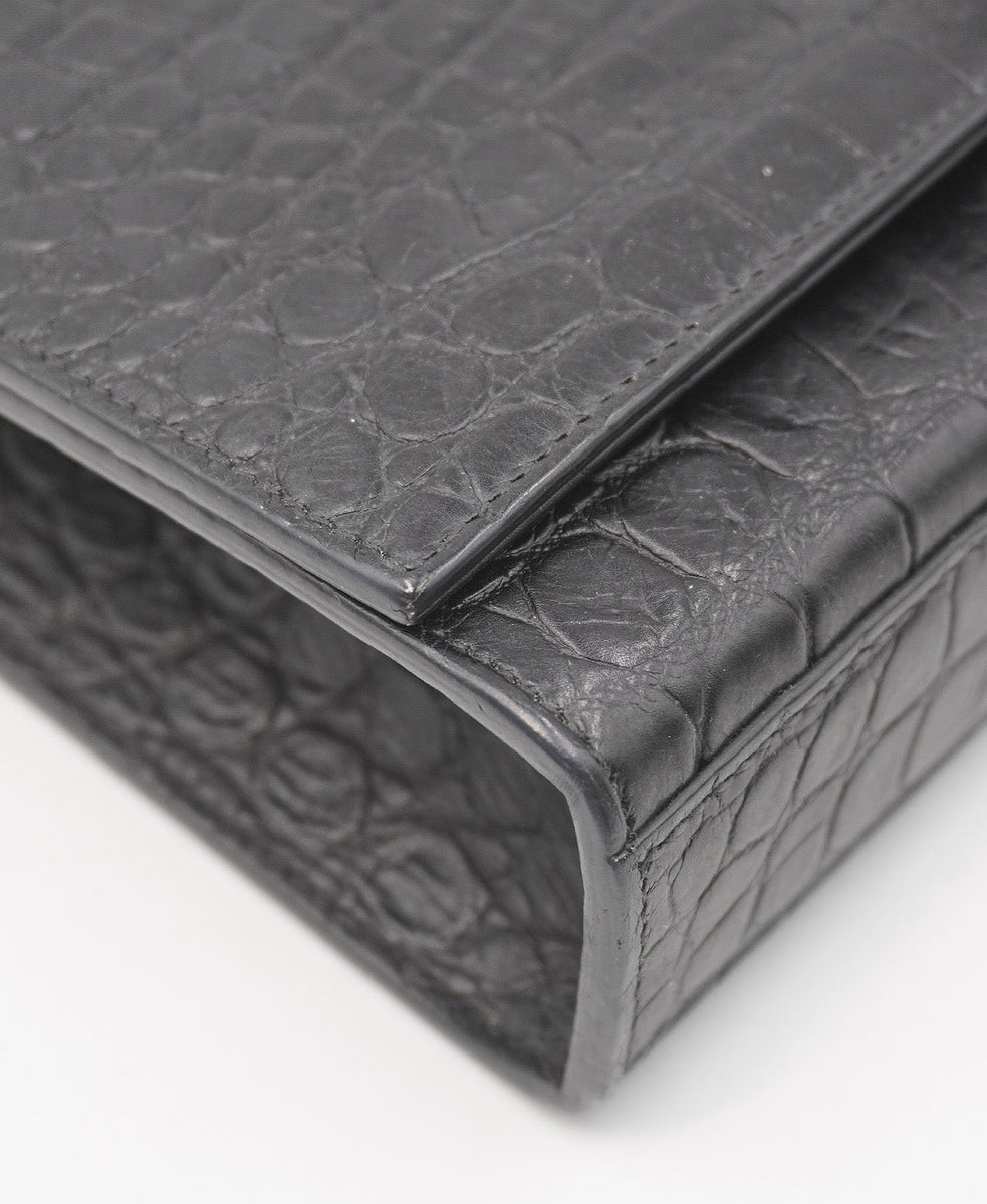 Close-up of Medium bags hardware and fine stitching