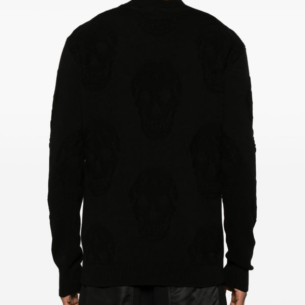 Close-up of Alexander McQueen sweaters & pullovers hardware and fine stitching