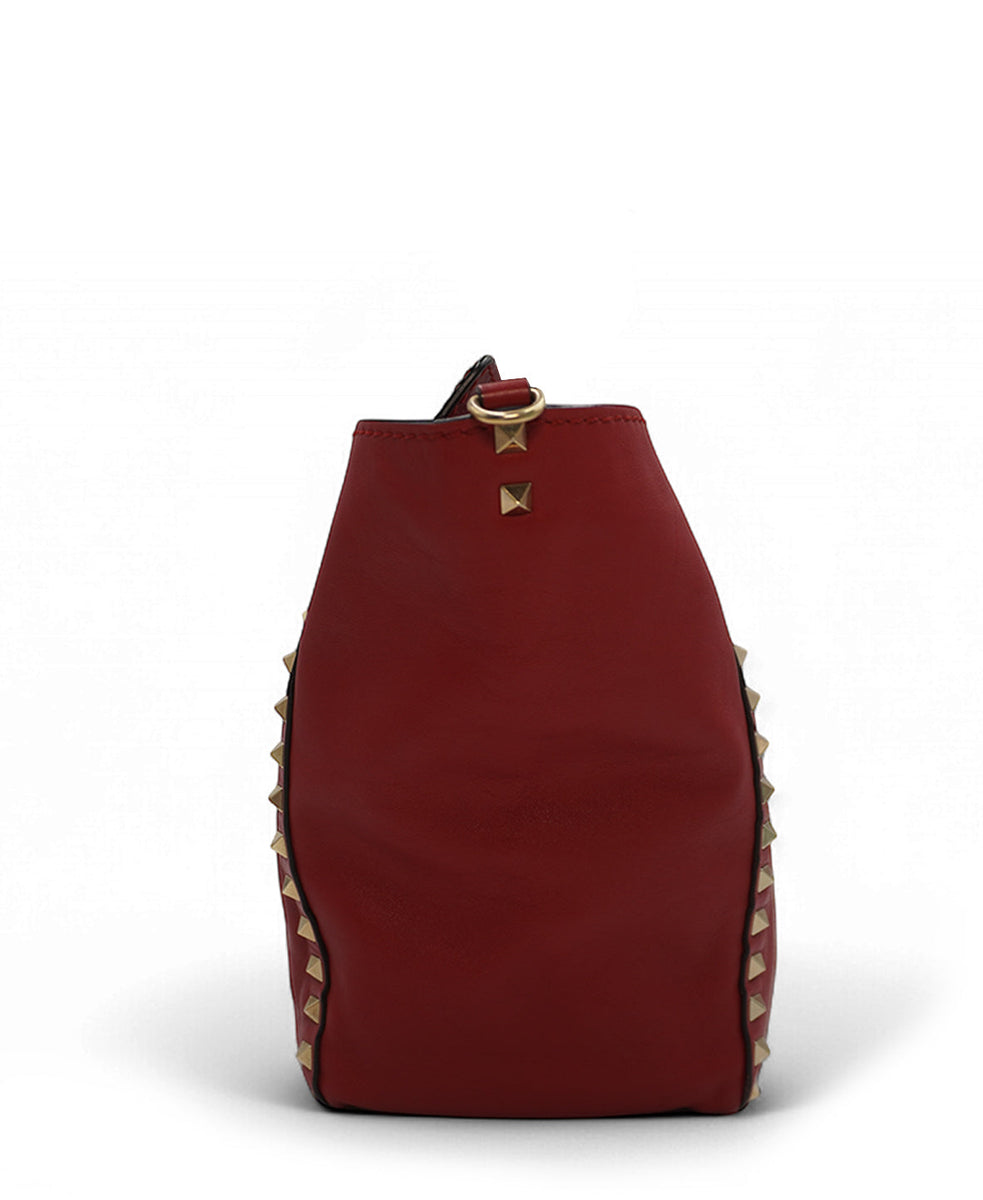 Medium bags lifestyle shot premium designer piece